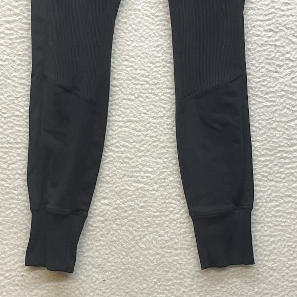 Athleta Leggings Womens XS Black Excursion Hybrid Tight Mid Rise Ribbed Gym - Picture 5 of 12